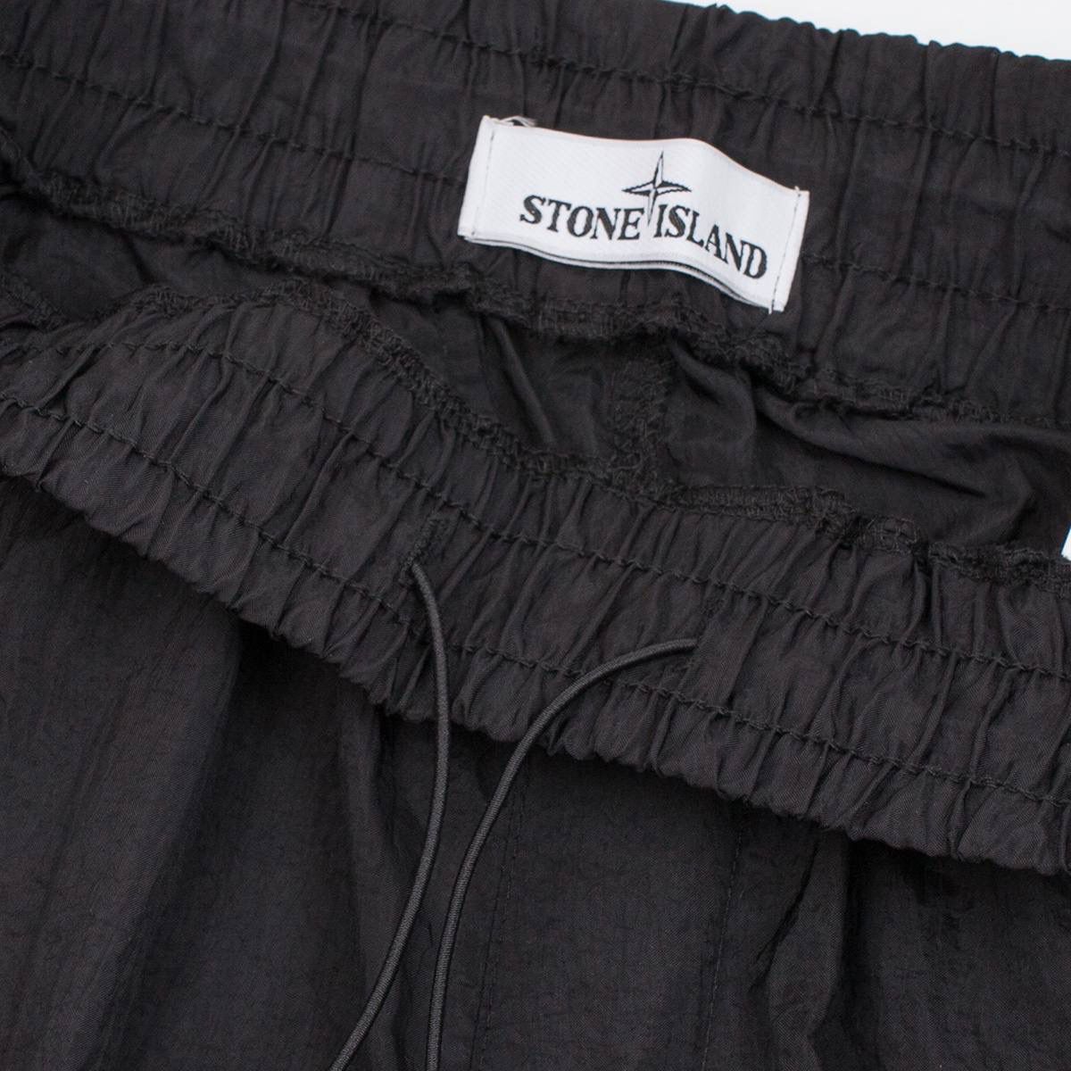 dzhinsy-stone-island-nylon-metal-chernye3_m10351160