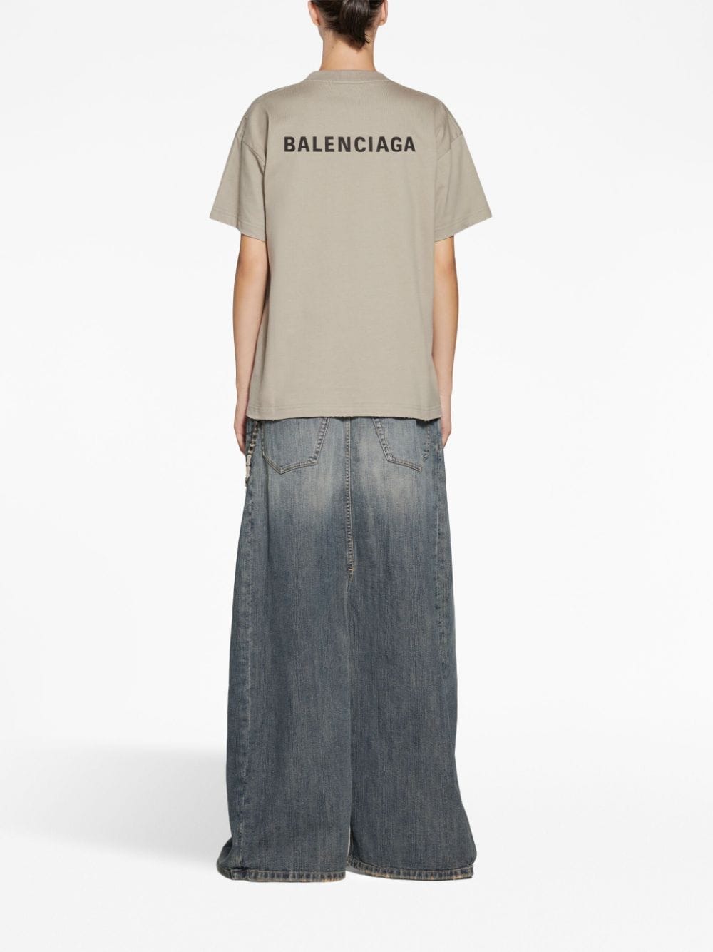 futbolka-balenciaga-bezhevaya3_f10337140