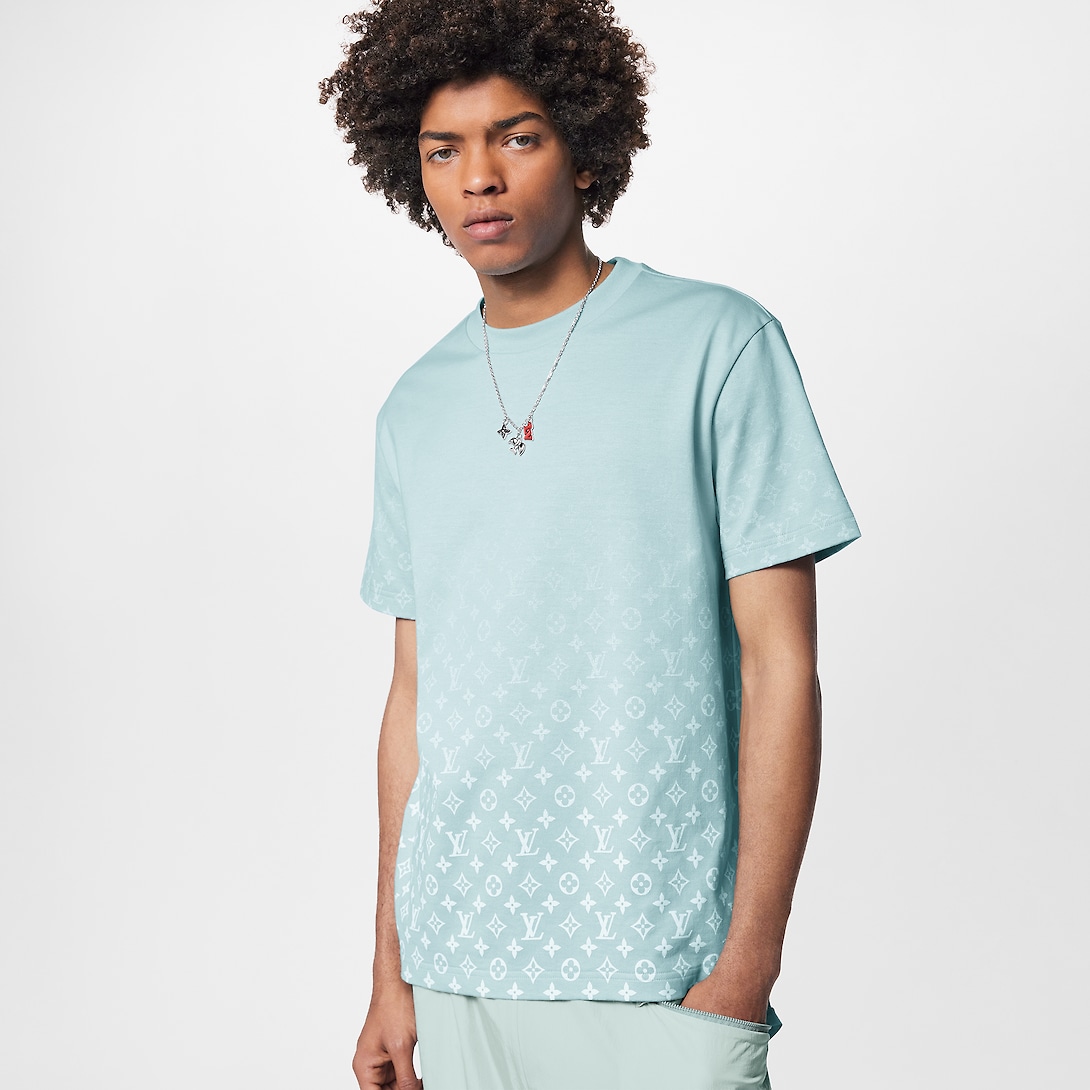 futbolka-louis-vuitton-monogram-gradient-golubaya2_m10354430
