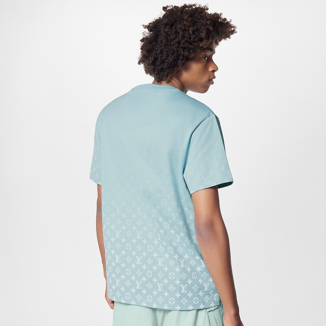 futbolka-louis-vuitton-monogram-gradient-golubaya3_m10354430