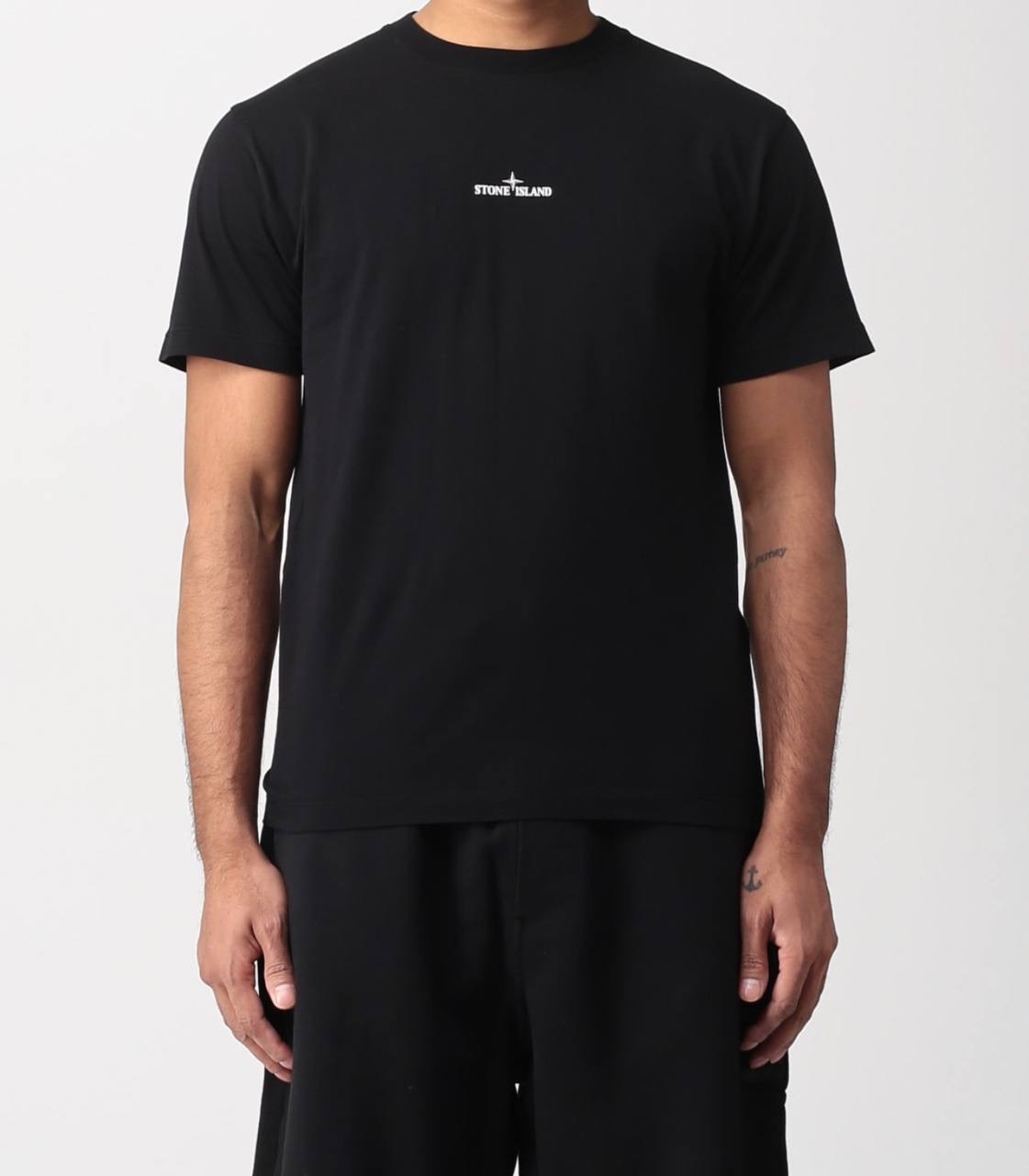 futbolka-stone-island-institutional-one-chernaya1_m10357170
