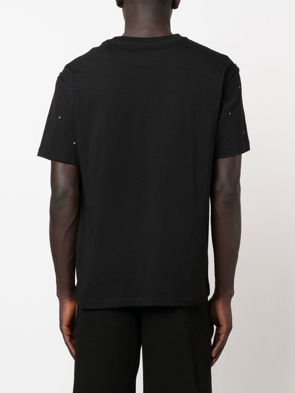 futbolka-valentino-rockstud-chernaya3_f10351390