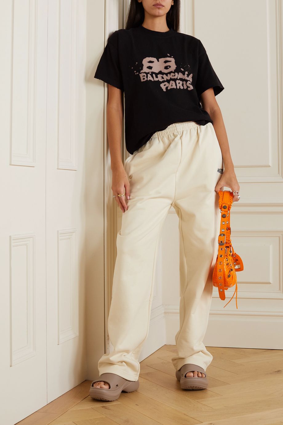 futbolka-vetements-balenciaga-chernaya3_m10322040