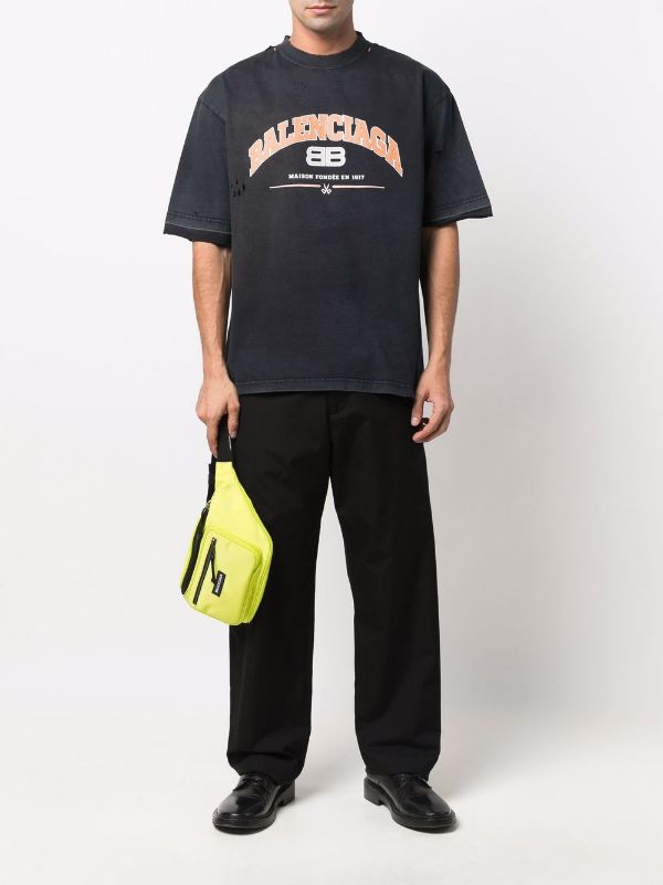 futbolka-vetements-maison-chernaya1_m10322060