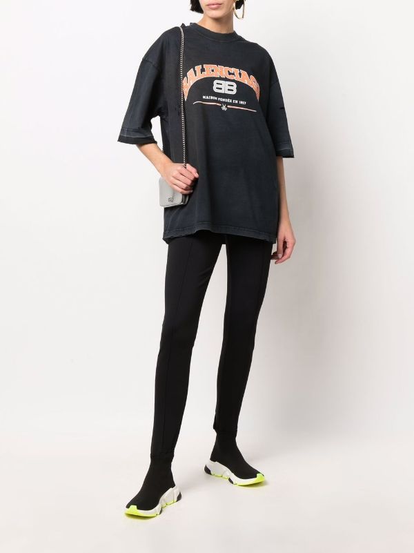 futbolka-vetements-maison-chernaya2_m10322060