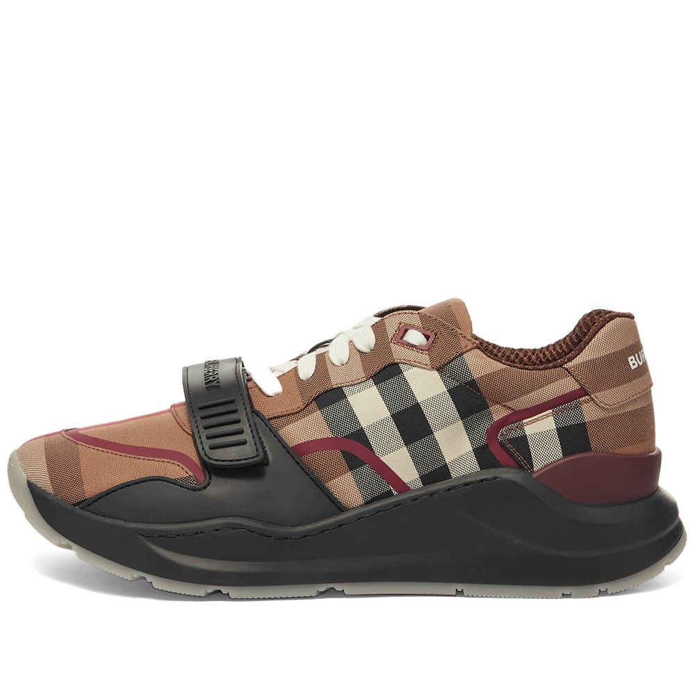 krossovki-burberry-ramsey-sneaker-bezhevye1_m10350070
