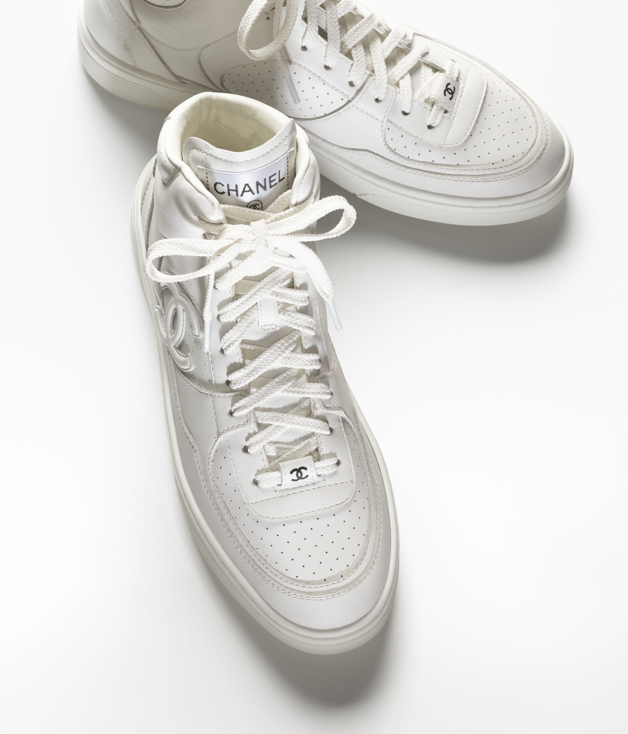 krossovki-chanel-belye2_f10356880
