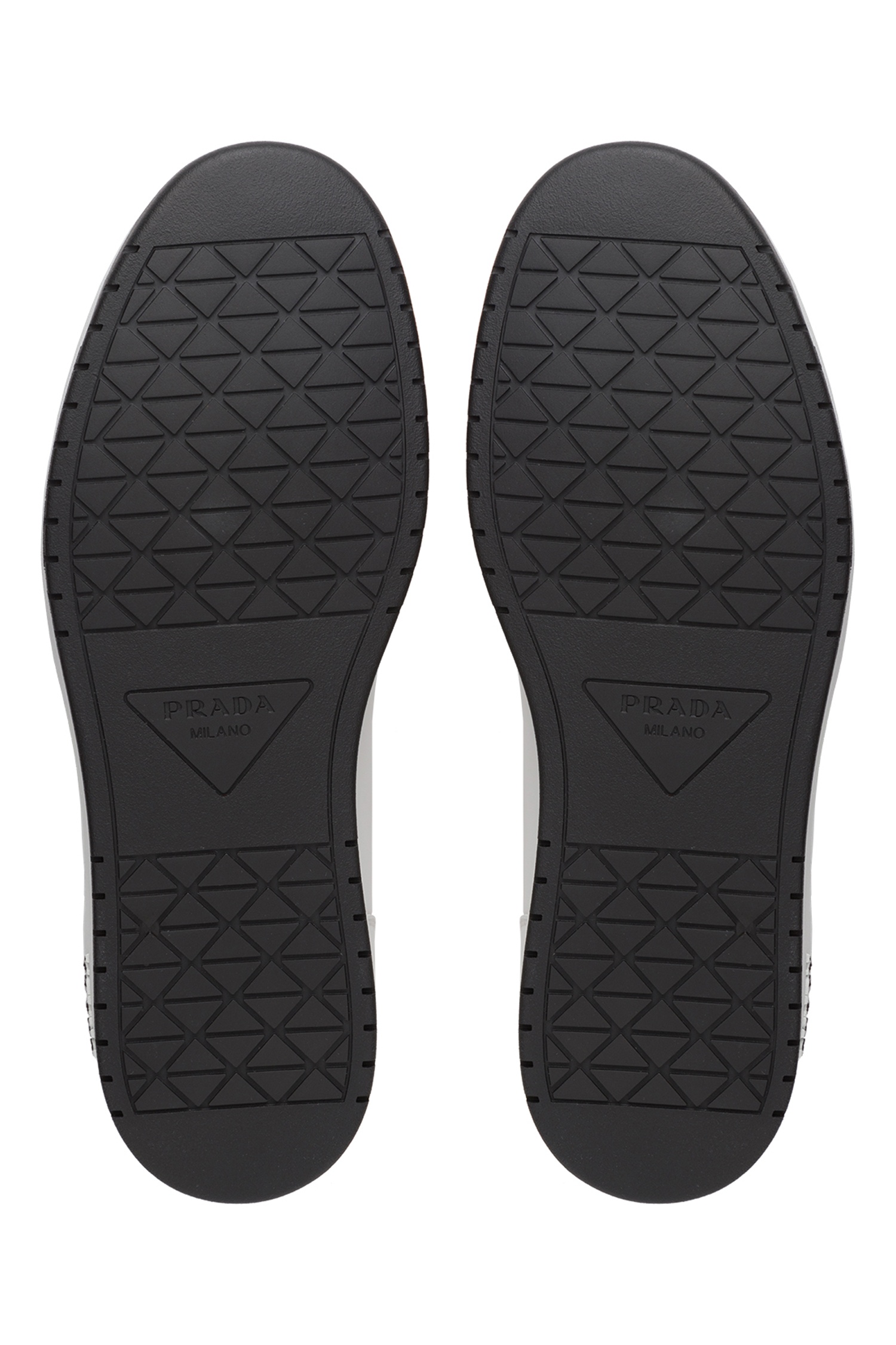 krossovki-prada-belye2_m10203670