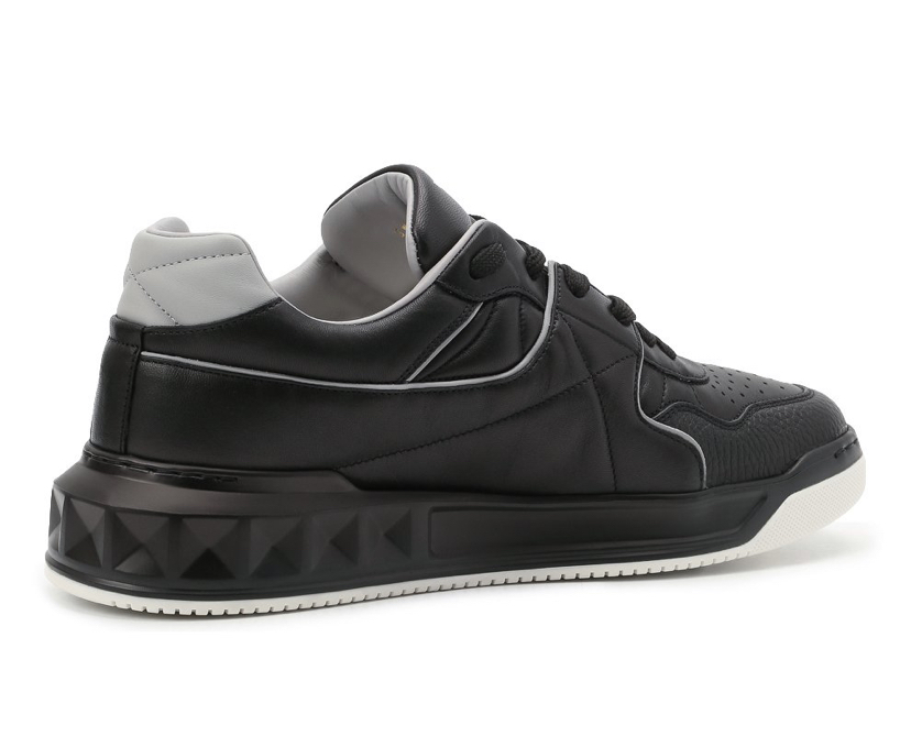 krossovki-valentino-one-stud-chernye1_f10224490