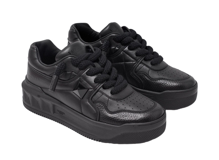krossovki-valentino-one-stud-xl-chernye_f10331030