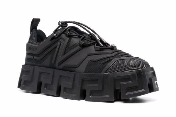 krossovki-versace-greca-chernye_m10228330