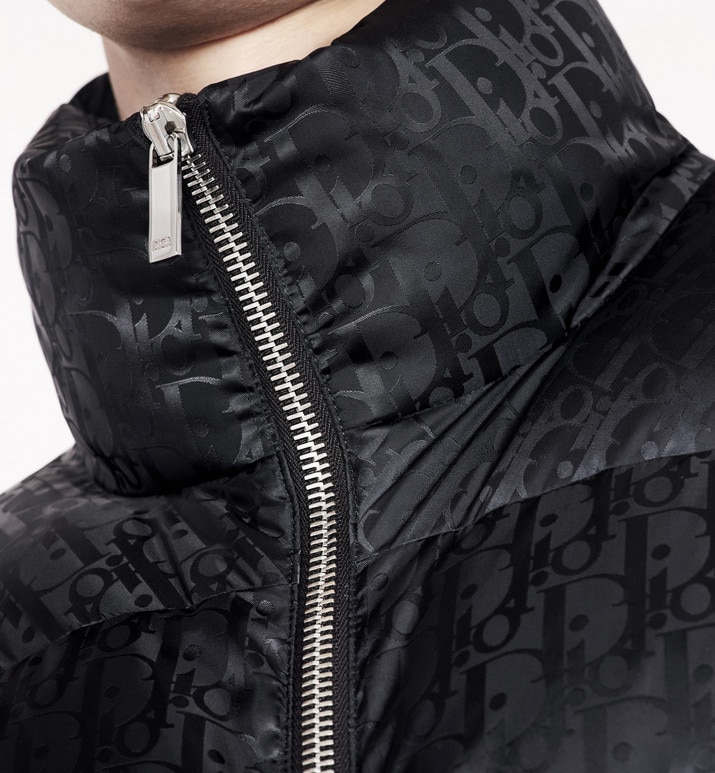 kurtka-dior-oblique-chernaya3_m10261890