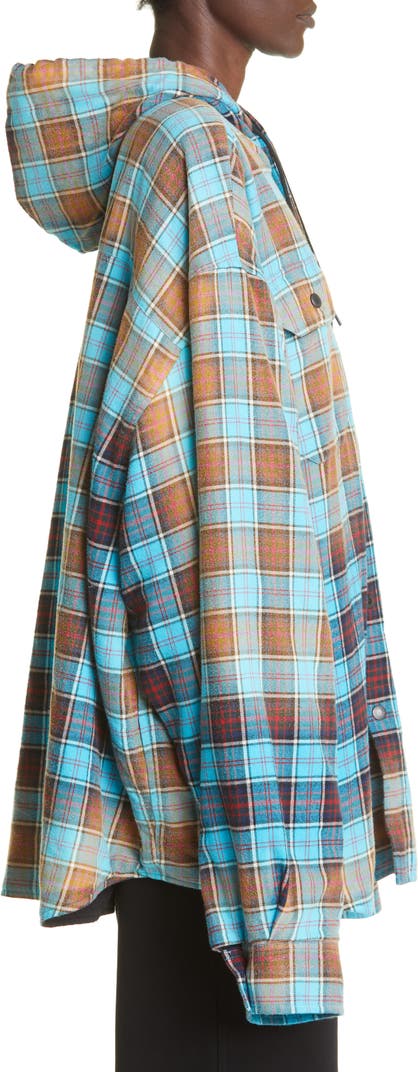 rubashka-balenciaga-golubaya3_m10311300