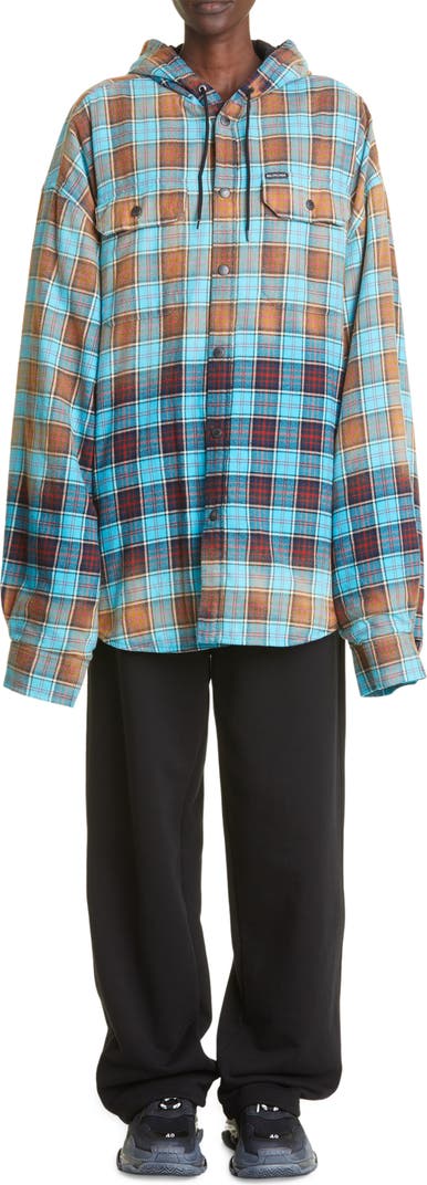 rubashka-balenciaga-golubaya4_m10311300