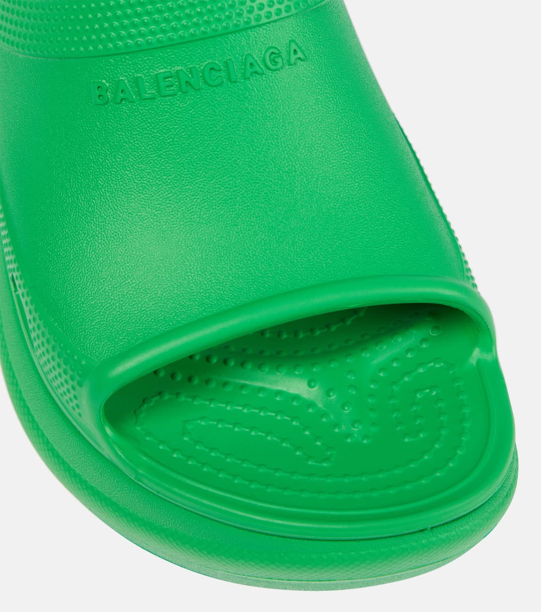 shlepanczy-balenciaga-x-crocs-crocs-edition-zelenye4_f10342450