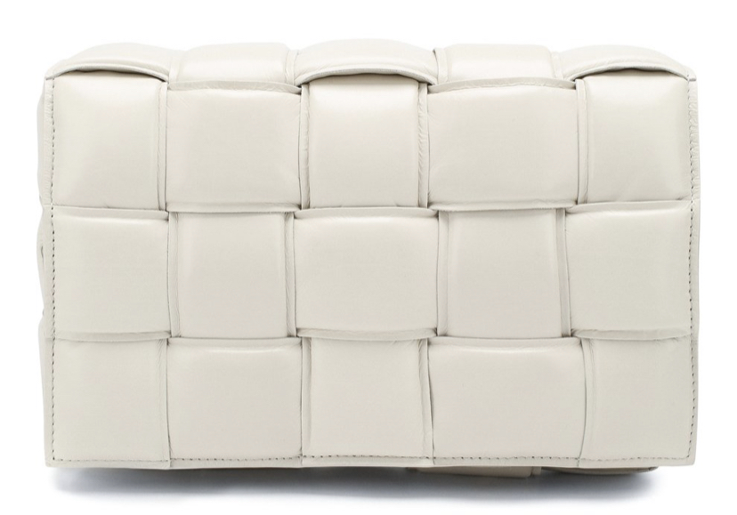 sumka-bottega-veneta-padded-cassette-belaya3_n10110760