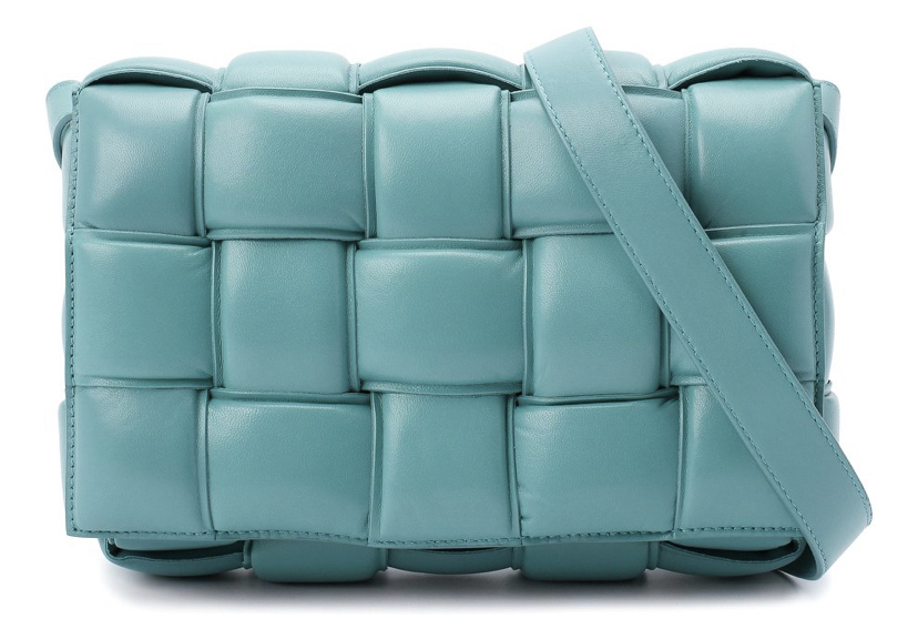 sumka-bottega-veneta-padded-cassette-golubaya_n10113460