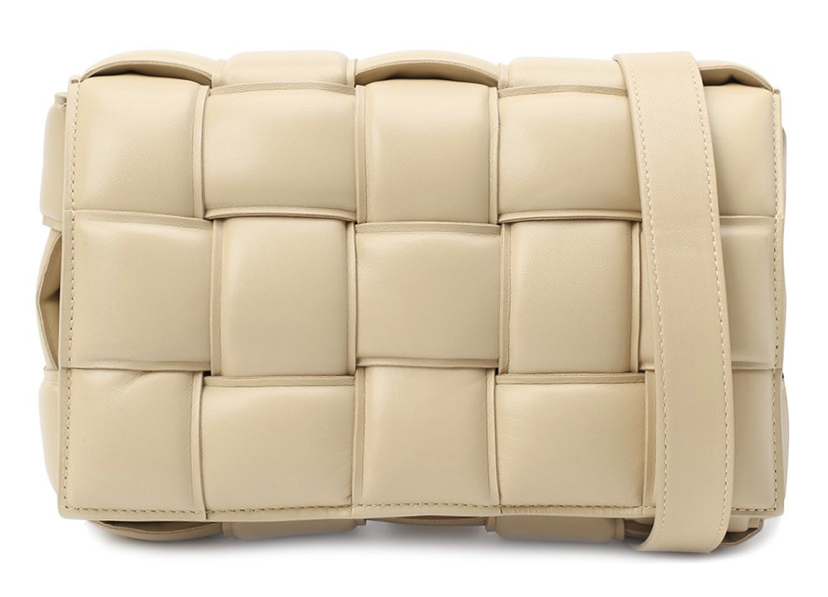 sumka-bottega-veneta-padded-cassette-kremovaya_n10113490