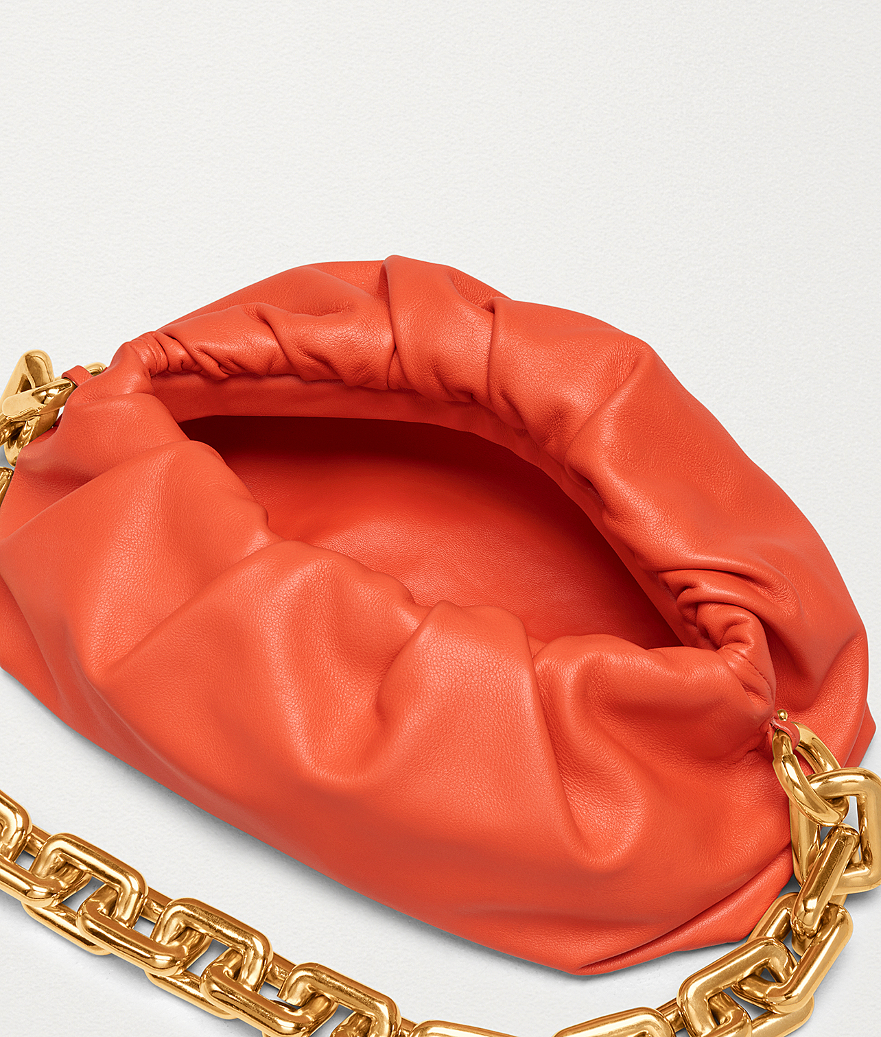 sumka-bottega-veneta-the-chain-pouch-oranzhevaya4_n1033420