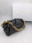 sumka-bottega-veneta-the-chain-pouch-seraya1_n1035070