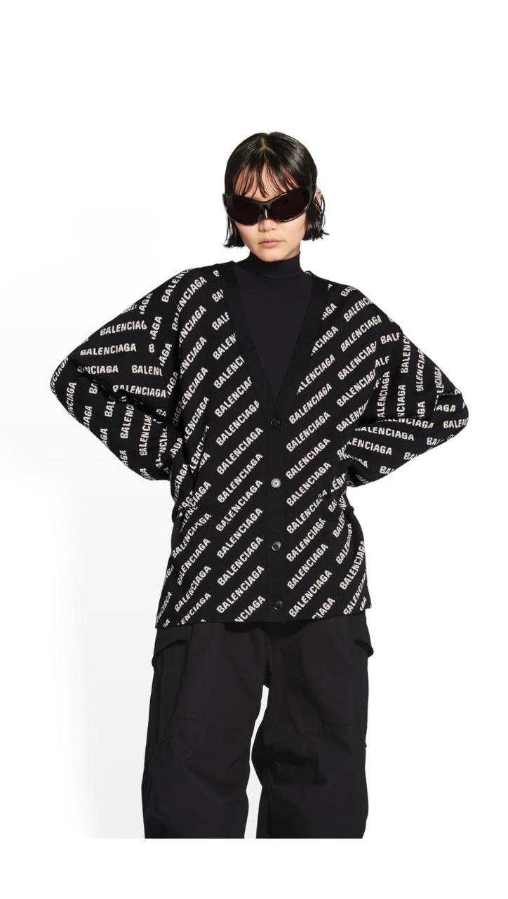 svitshot-balenciaga-v-chernye4_f10307020