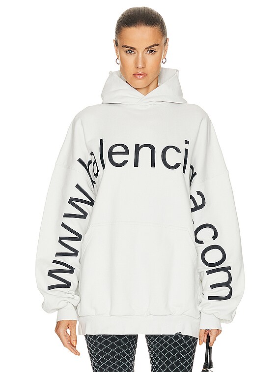 tolstovka-balenciaga-good-on-you-belaya3_f10353540