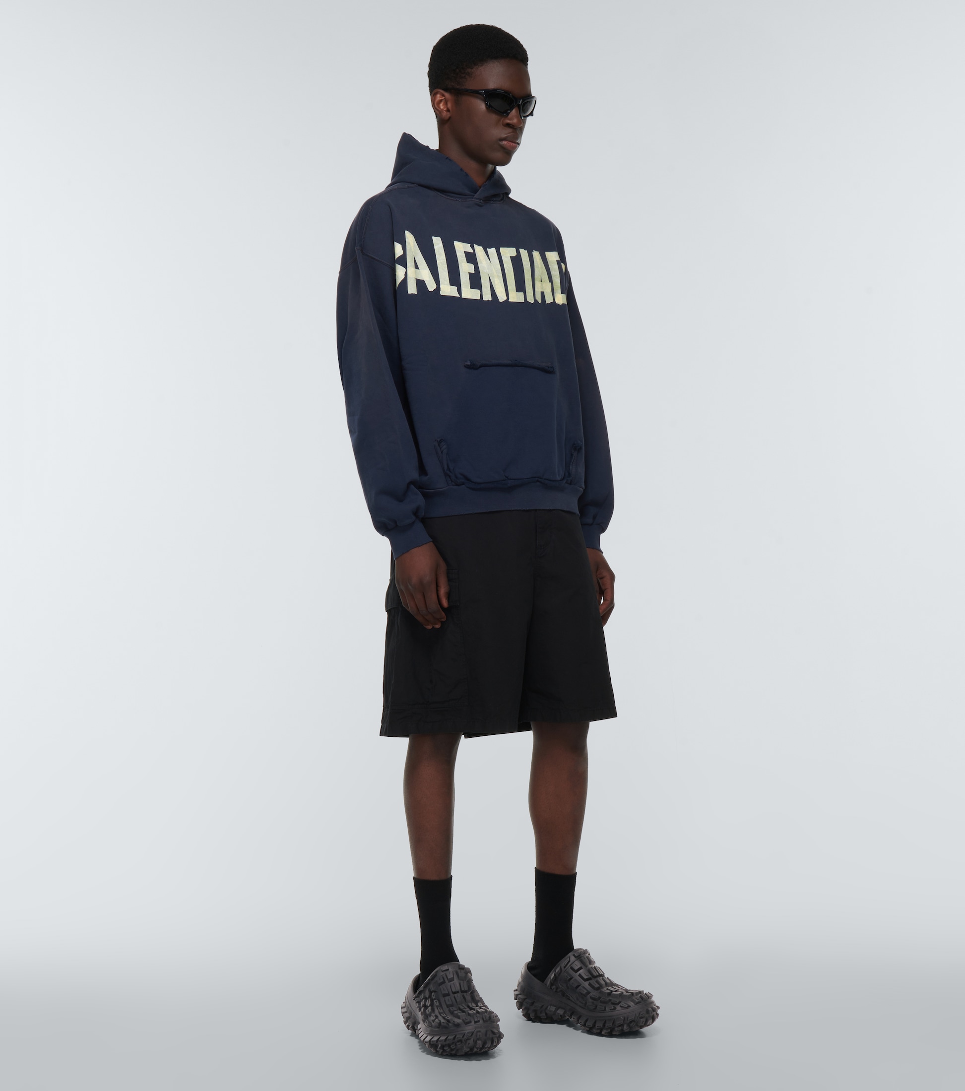 tolstovka-balenciaga-temno-sinyaya1_m10353560
