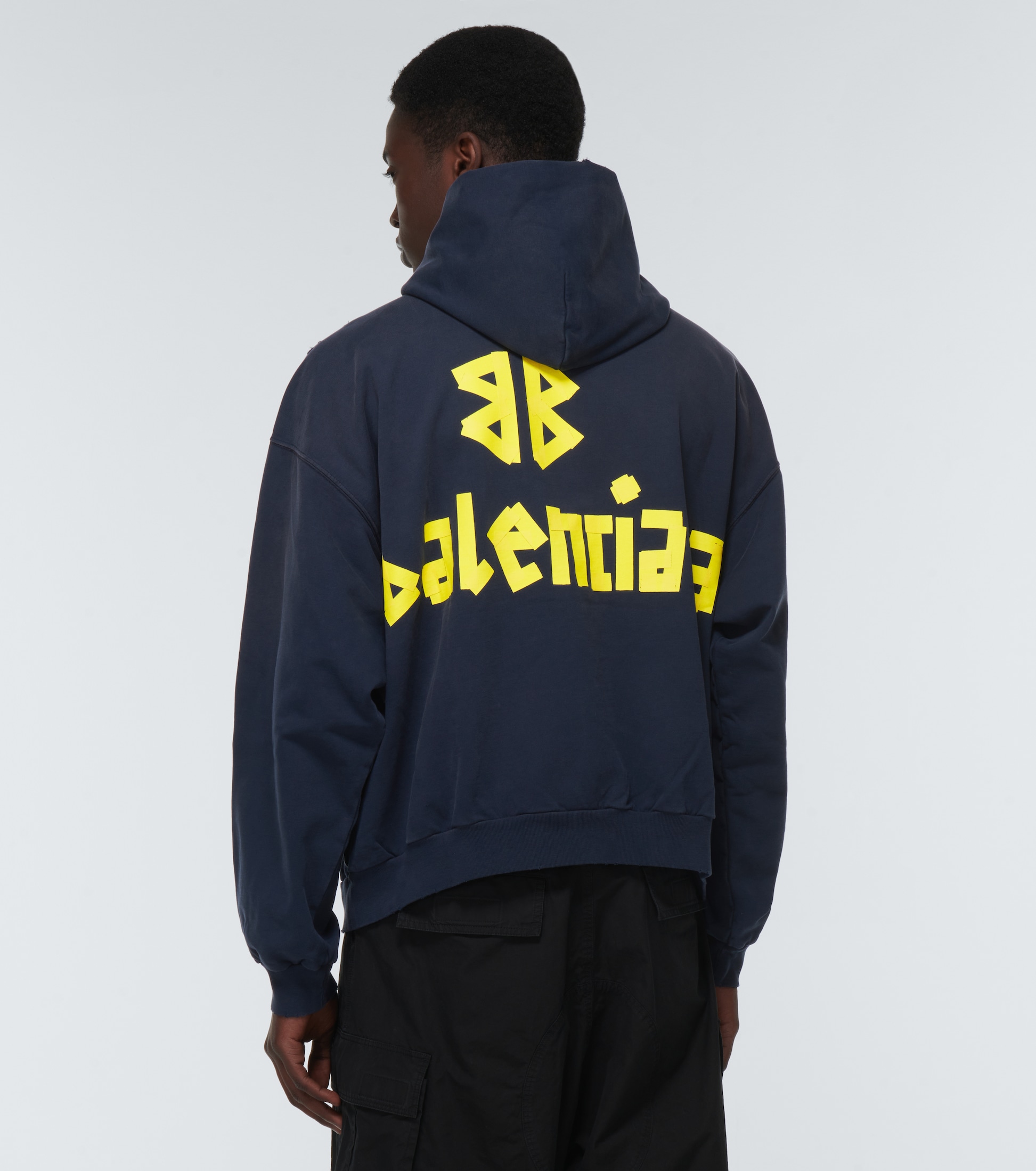 tolstovka-balenciaga-temno-sinyaya3_f10353560