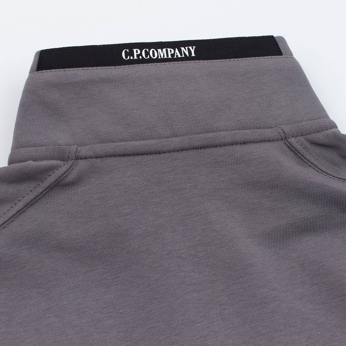 tolstovka-c.p.-company-cp-company-seraya1_m10342400