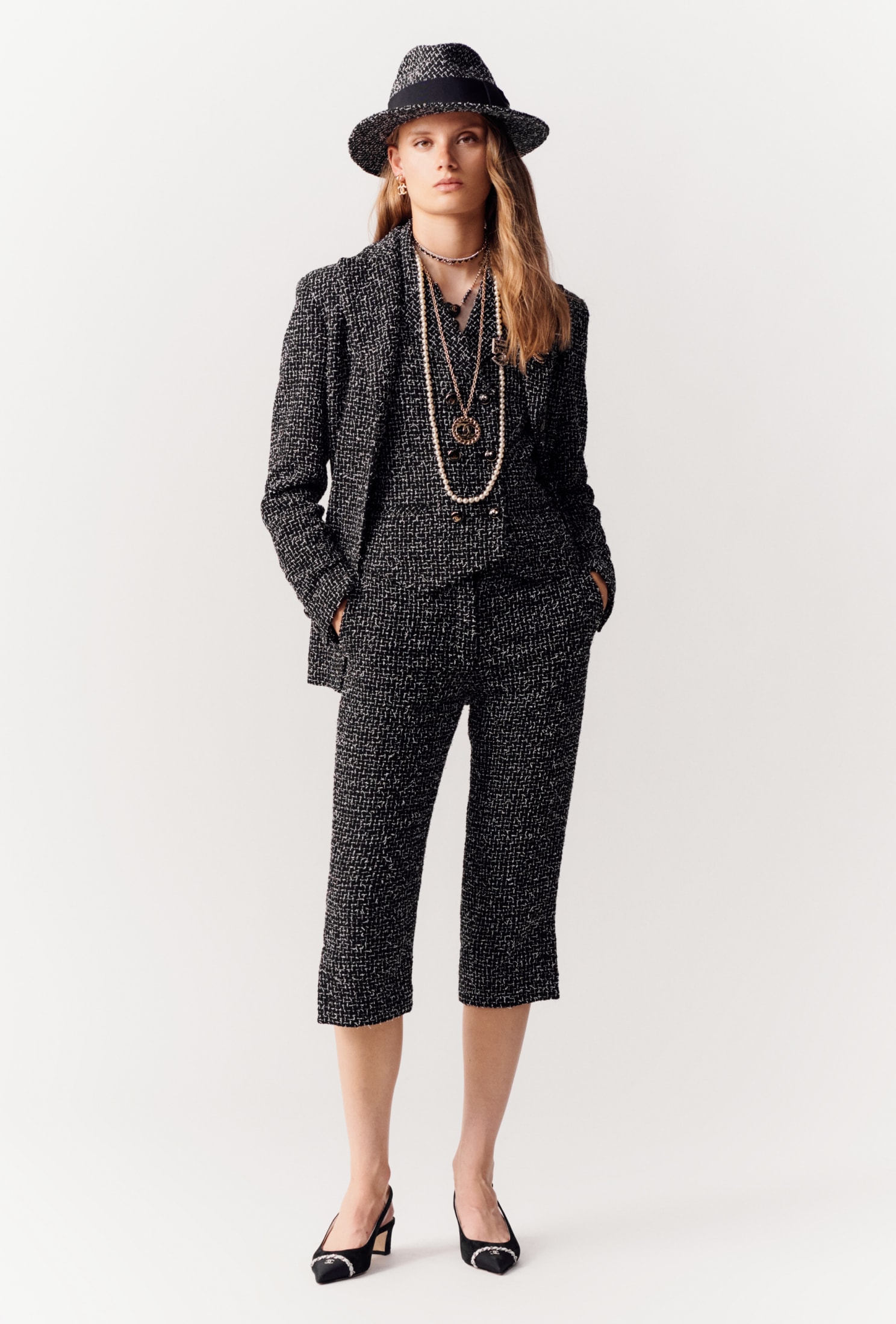 tufli-chanel-suede-calfskin-chernye4_f10321480