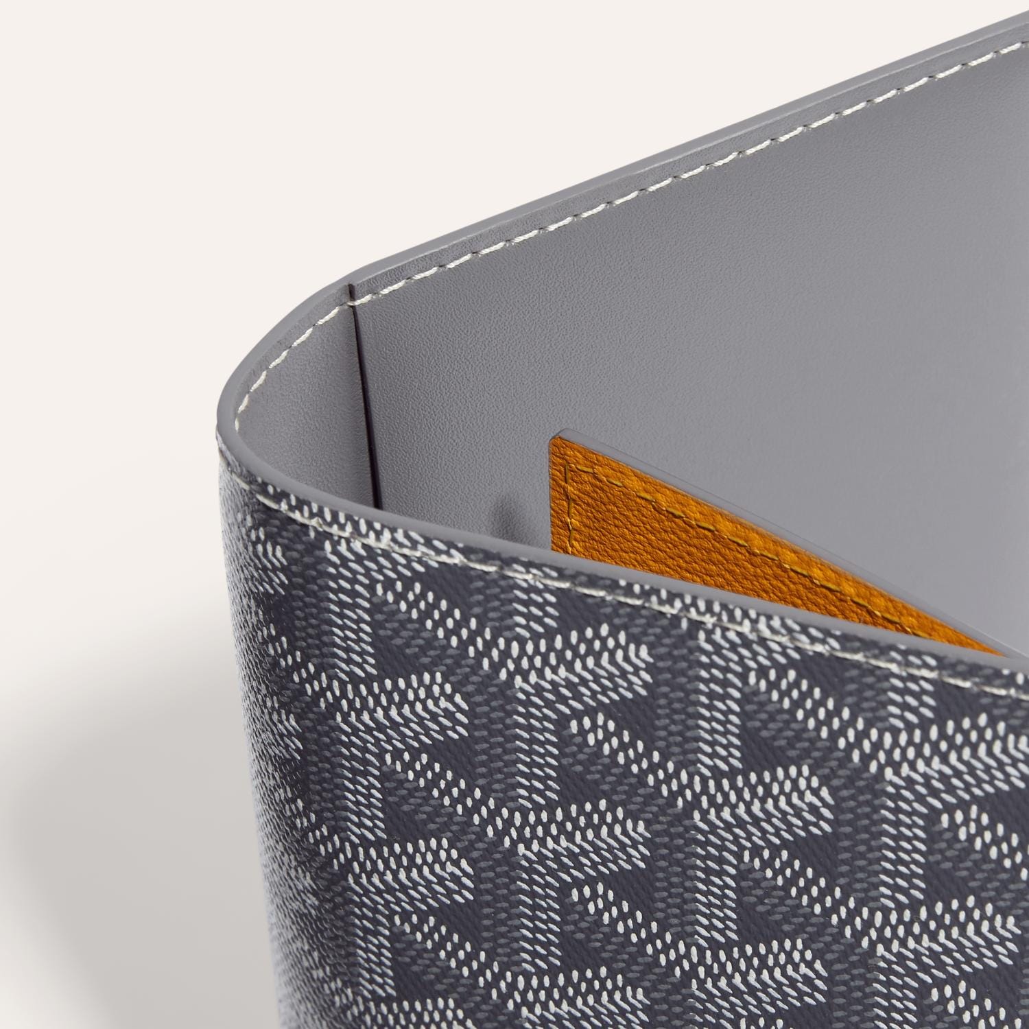oblozhka-goyard-grenelle-seraya2_m10286640