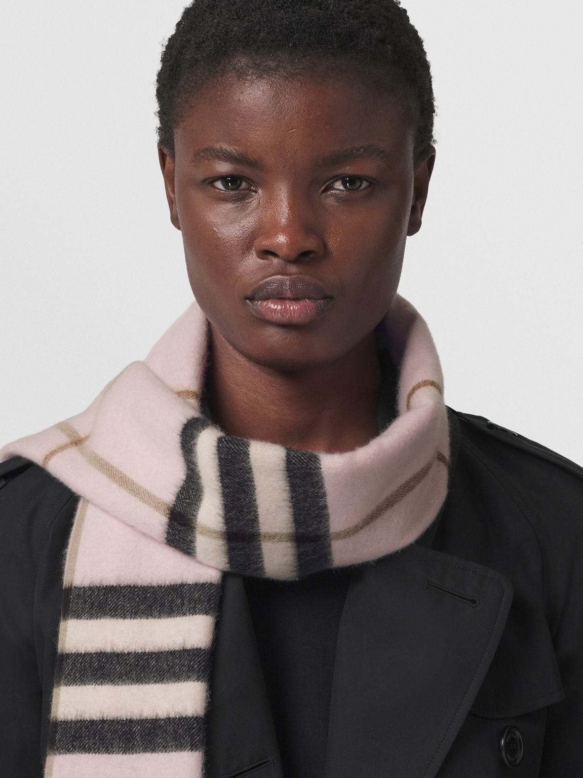 sharf-burberry-svetlo-rozovyj4_f10289380