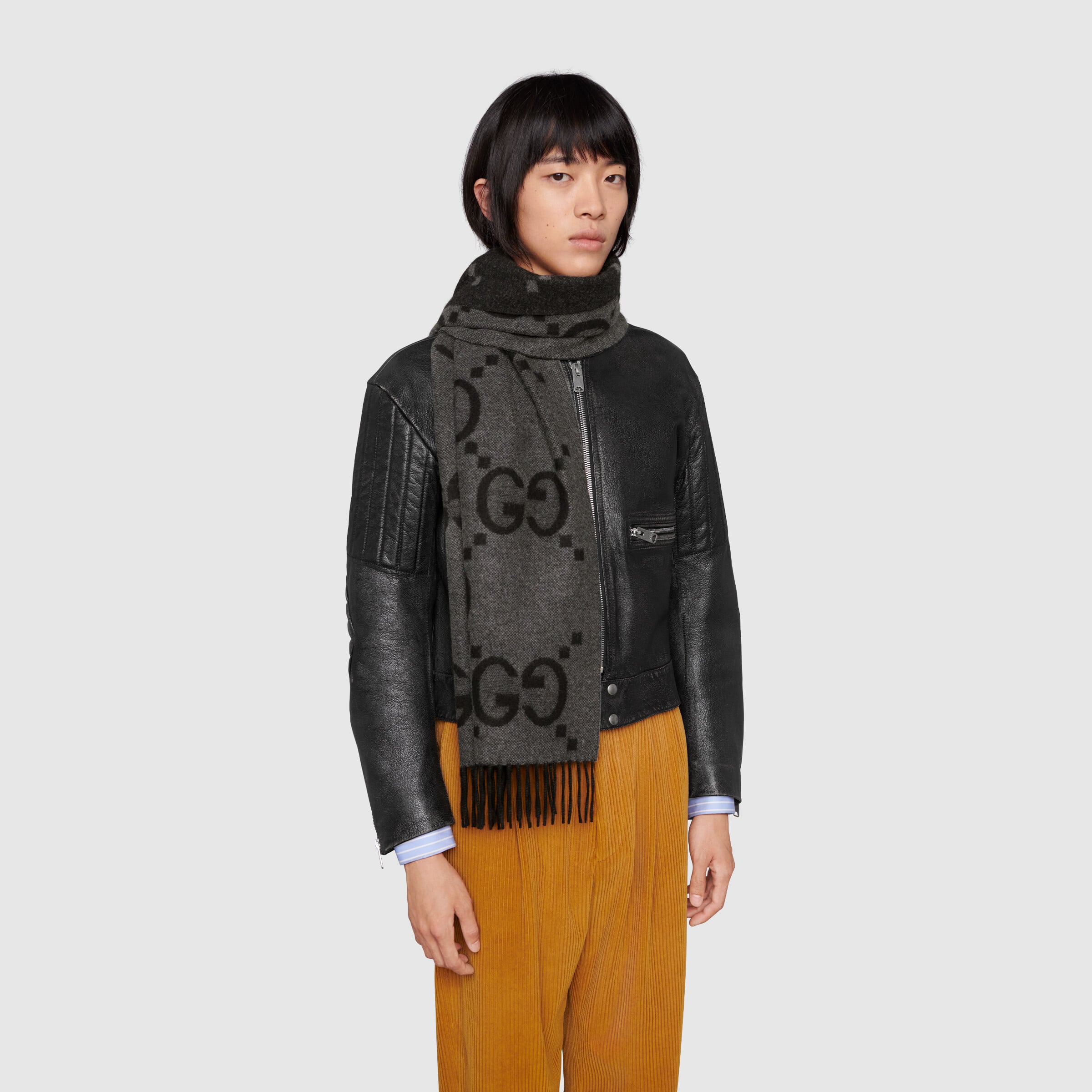 sharf-gucci-gg-temno-seryj2_m10284480