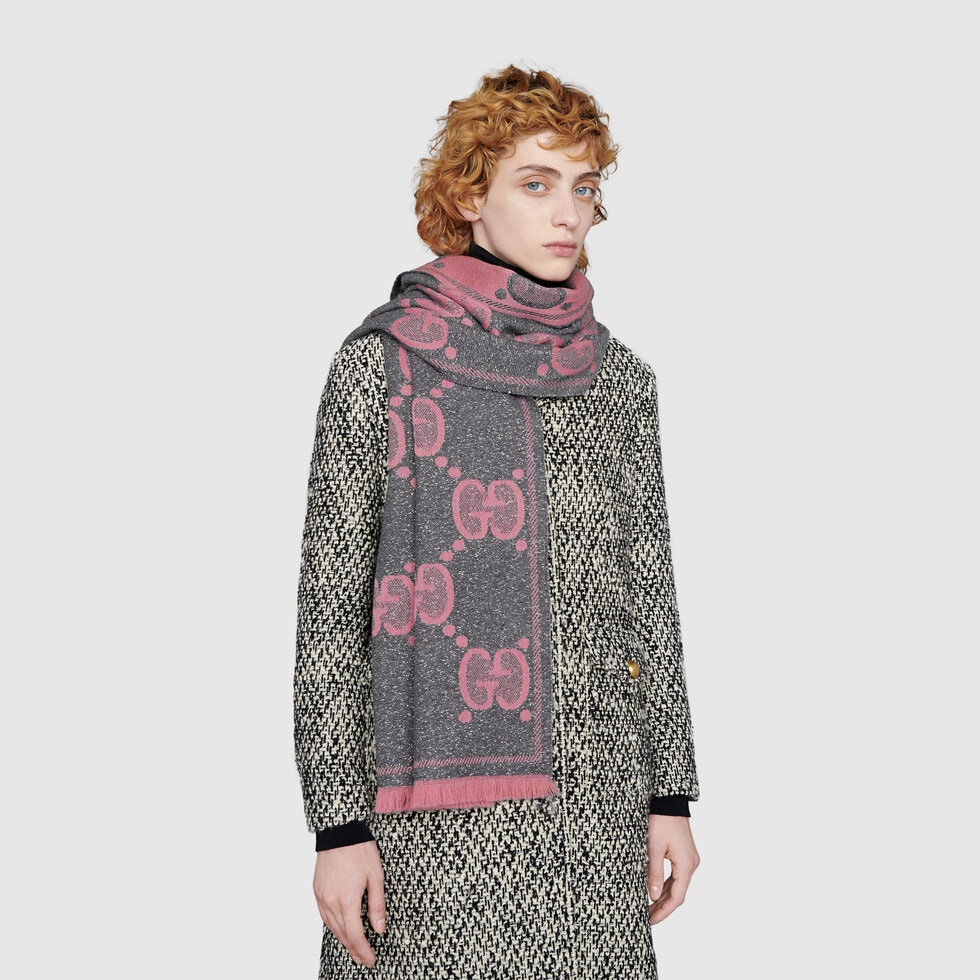 sharf-gucci-seryj2_f10297720