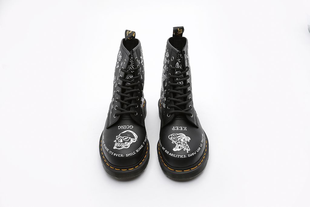 Ботинки-Dr.martens-Scribble-Backhand-Черные6_M10382570-1.jpeg