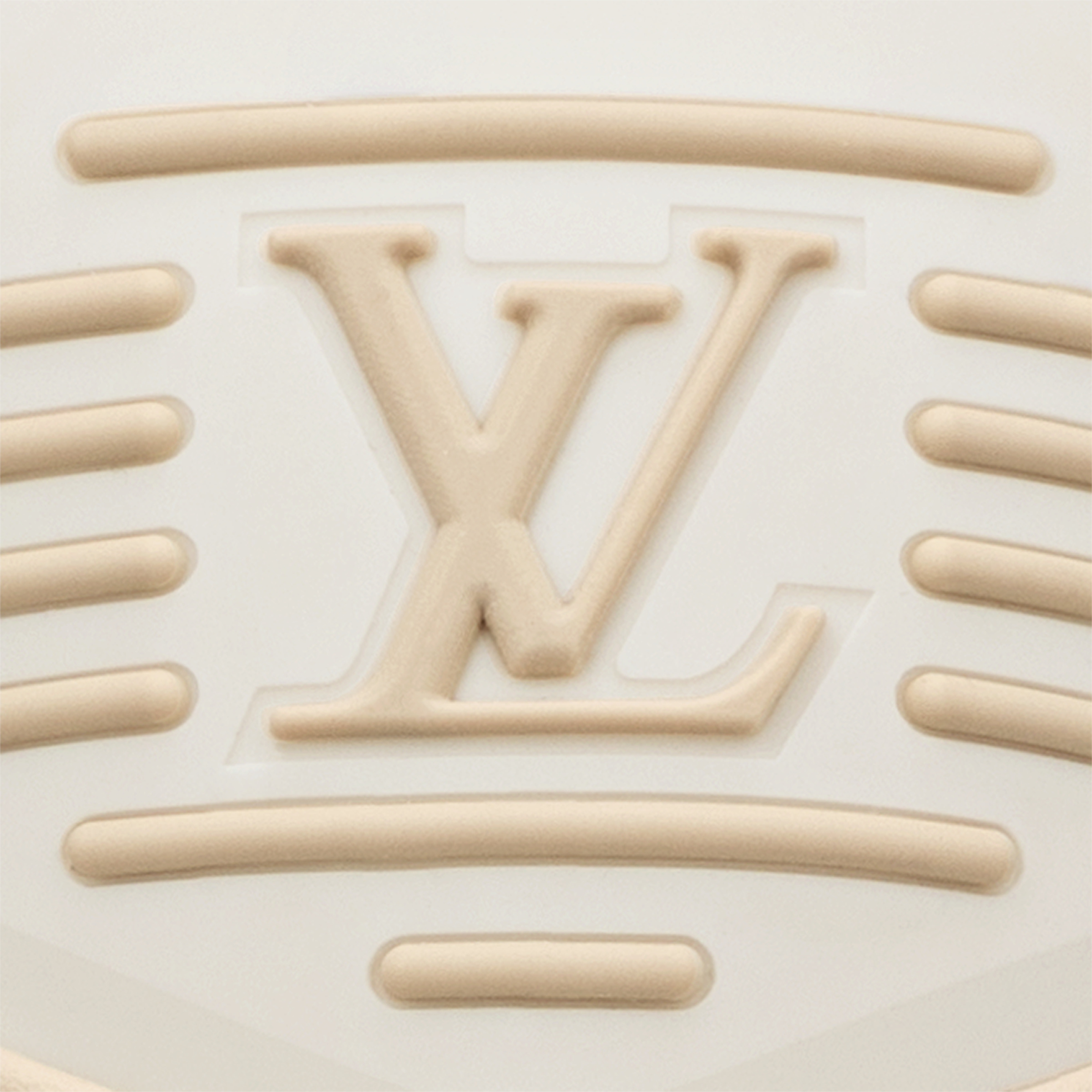 Кроссовки-Louis-Vuitton-Lv-Trainer-Maxi-Белые5_F10392280-1.png