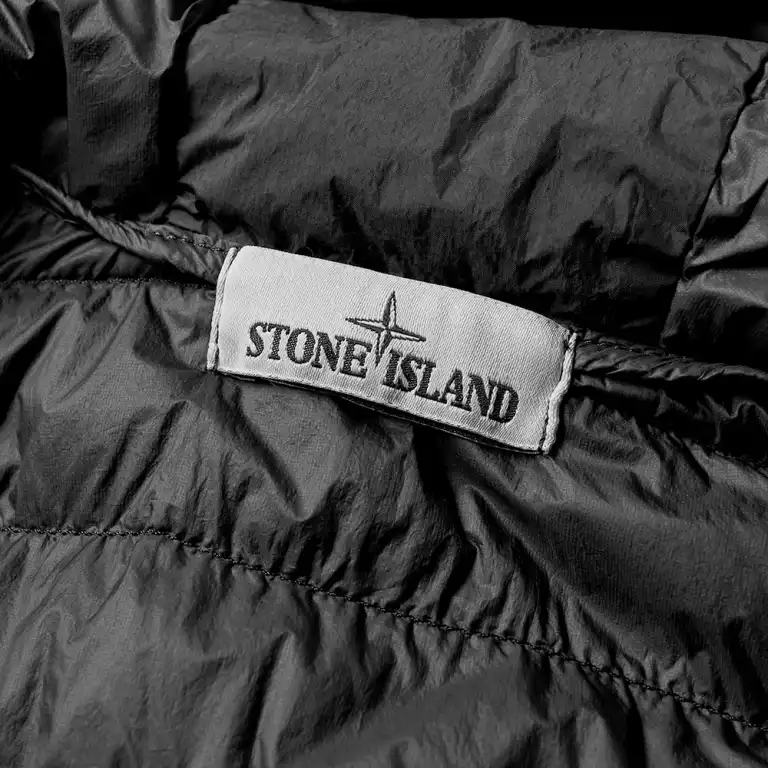 Куртка-Stone-Island-Черная1_M10382500-1.webp