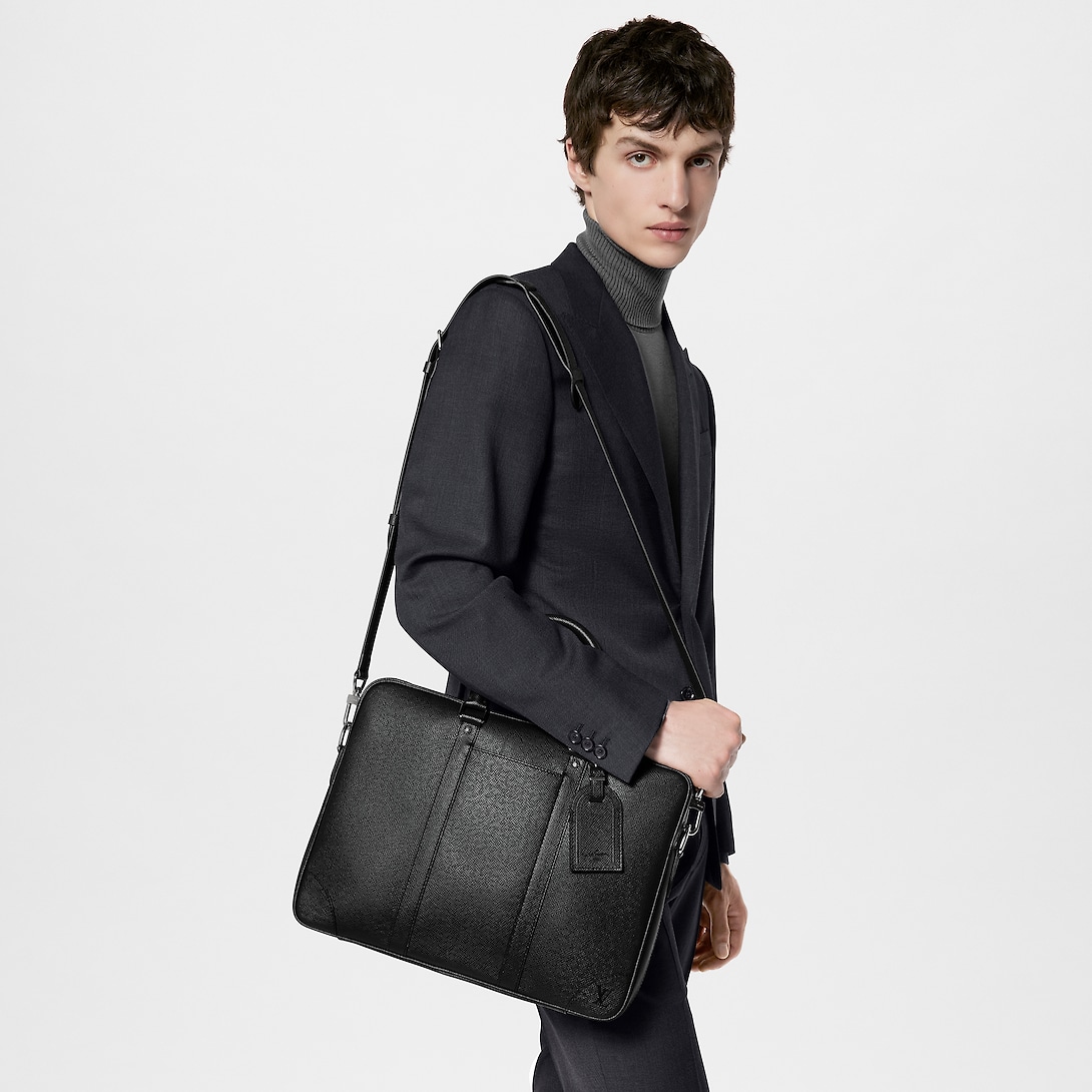 Сумка-Louis-Vuitton-Voyage-Pm-Черная1_N10381900-1.jpeg