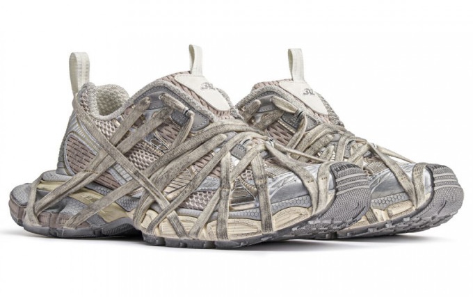Кроссовки-Balenciaga-Xl-Extreme-Lace-Sneaker-Light-Beige_F10409750-1.jpeg