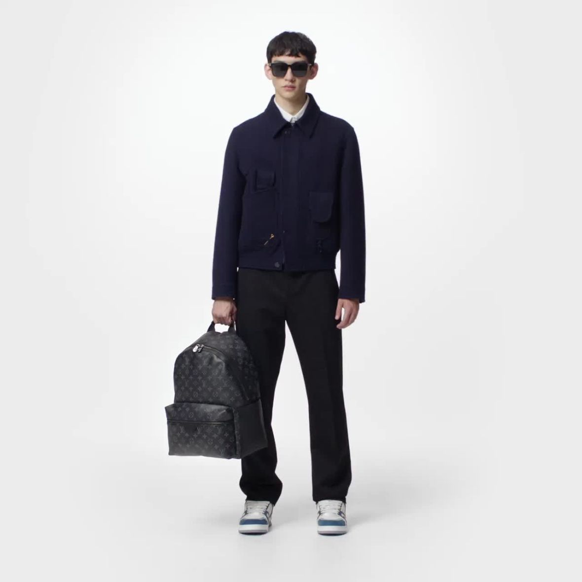 Рюкзак-Louis-Vuitton-Discovery-Mm-Темно-серый1_N10414500-1.jpeg