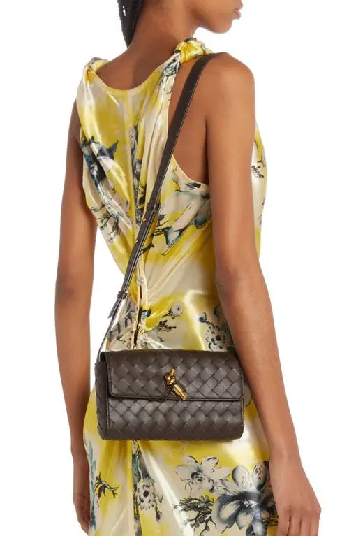 Сумка-Bottega-Veneta-Andiamo-Темно-коричневая1_N10415460-1.webp