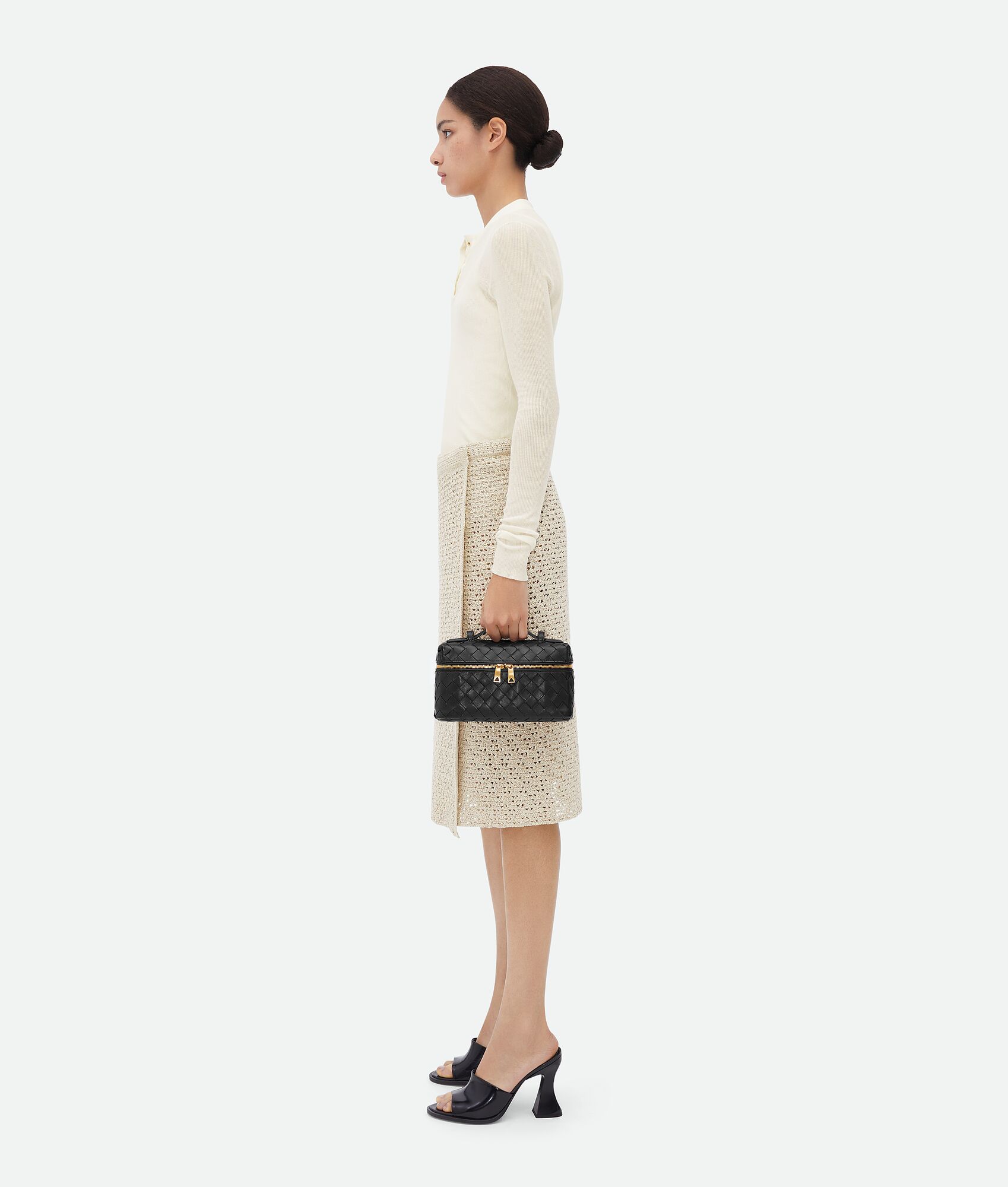 Сумка-Bottega-Veneta-Bang-Bang-Intrecciato-Черная5_N10423920-1.jpeg