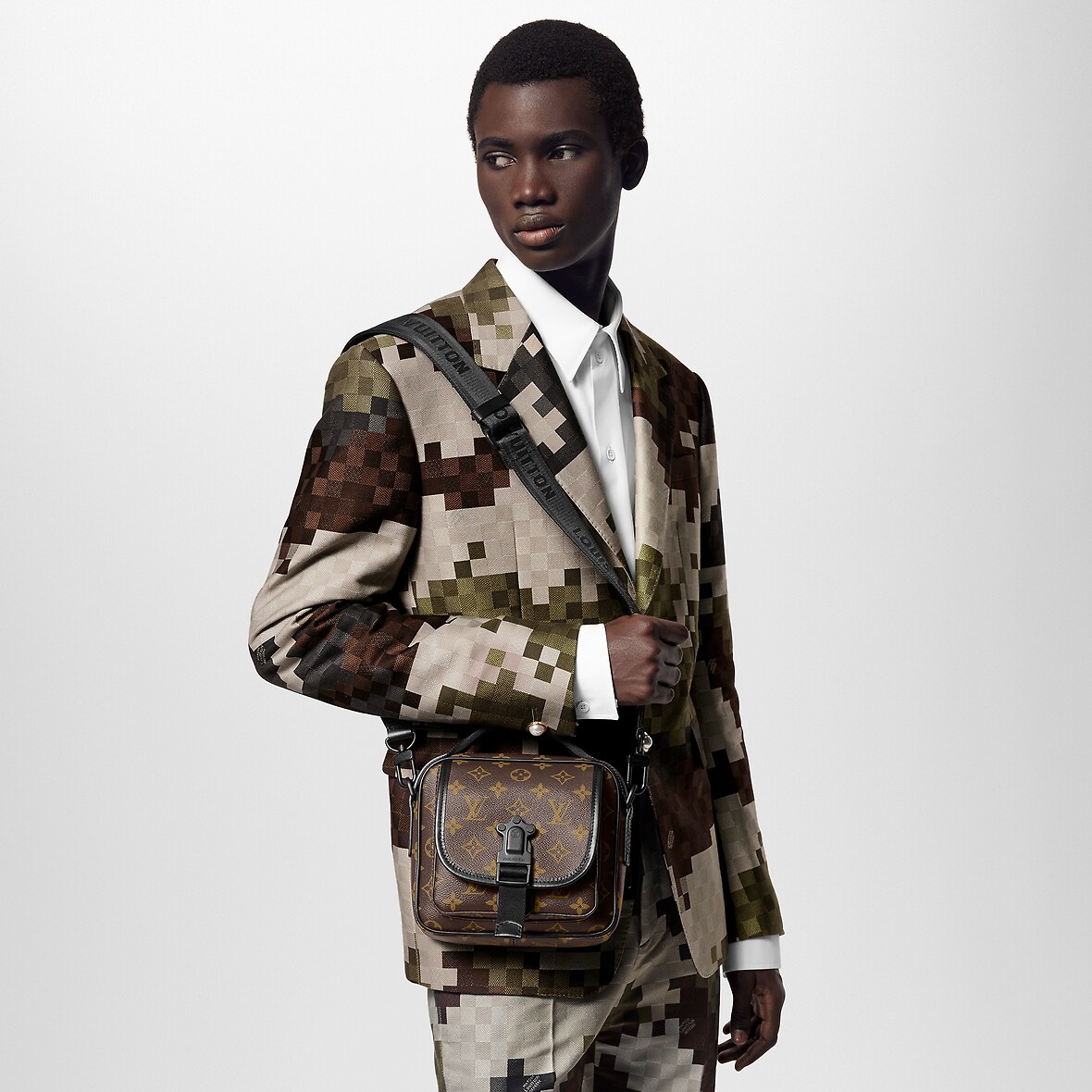 Сумка-Louis-Vuitton-Quest-Коричневая3_N10420890-1.jpeg