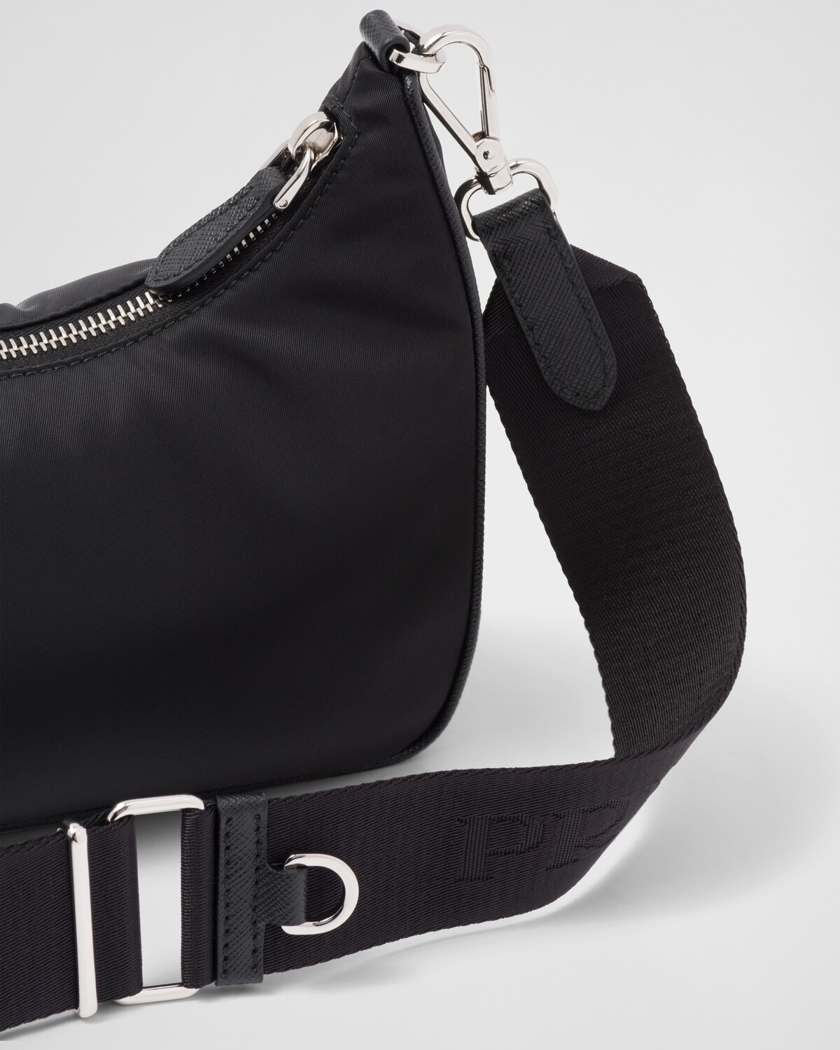 Сумка-Prada-Re-edition-2000-Черная5_N10406620-1.jpeg