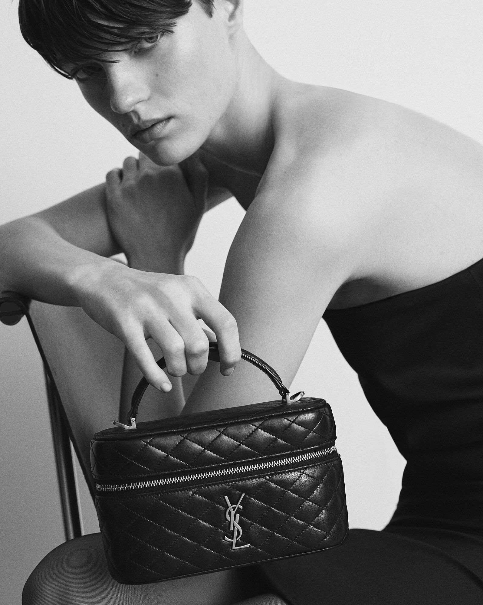 Сумка-Saint-Laurent-Gaby-Черная2_N10419800-1.jpeg