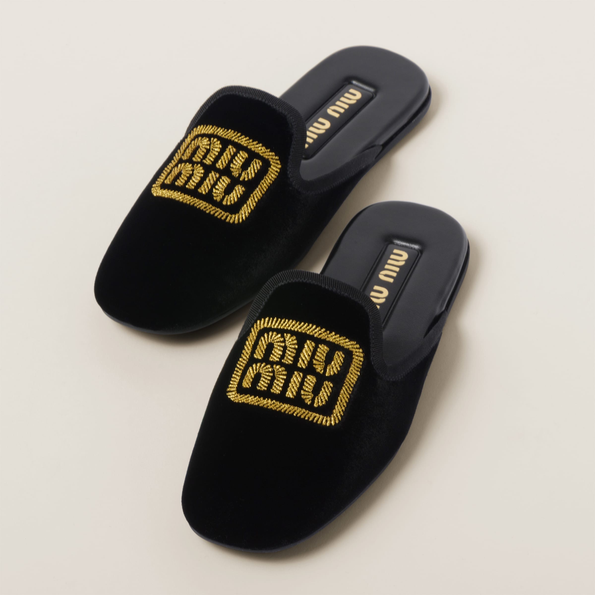 Тапочки-Miu-Miu-Miu-Miu-Черные3_F10405040-1.jpeg