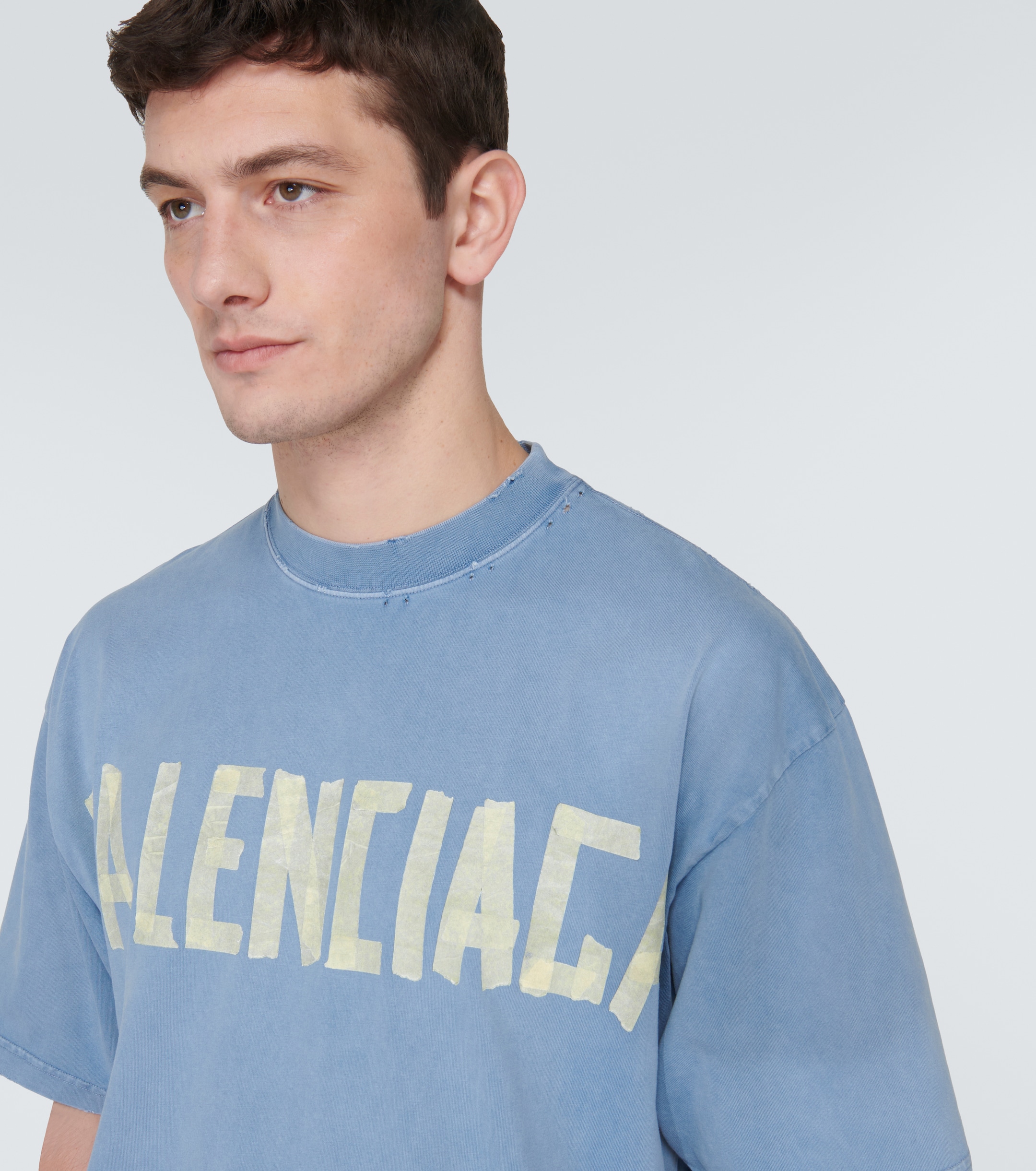 Футболка-Balenciaga-Tape-Type-Tee-Голубая3_F10401480-1.jpeg
