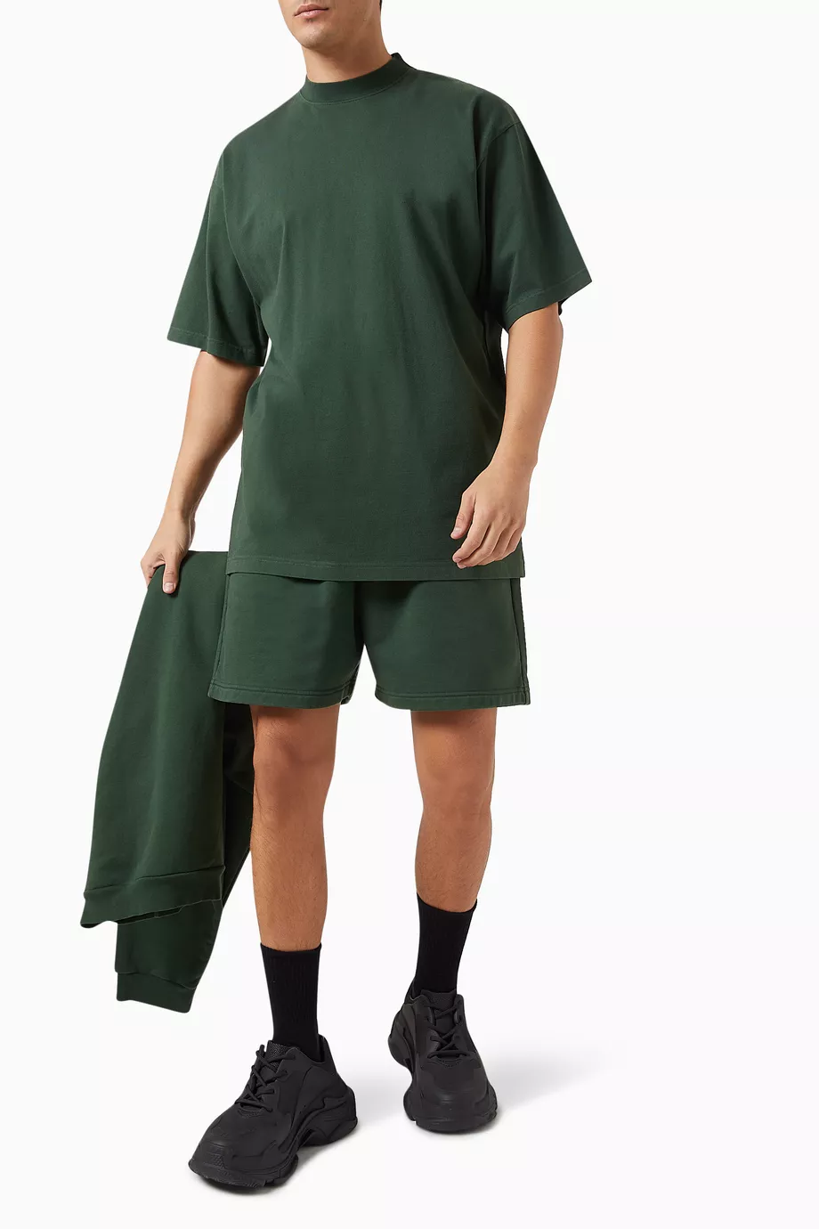 Футболка-Balenciaga-Tape-Type-Tee-Темно-зеленая4_M10409440-1.webp