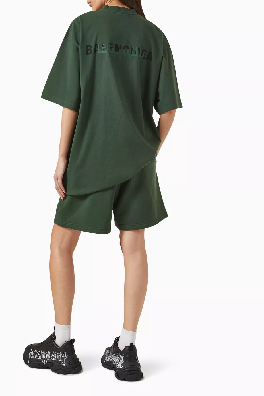 Футболка-Balenciaga-Tape-Type-Tee-Темно-зеленая5_M10409440-1.webp