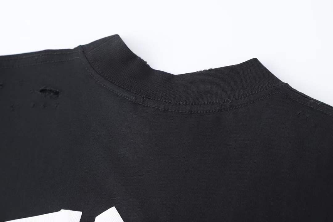 Футболка-Balenciaga-Tape-Type-Tee-Черная5_M10413400-1.jpeg